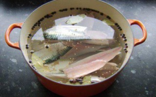 Как засолить рыбу для горячего копчения: подготовка маринада, рецепты засолки, способы замариновать